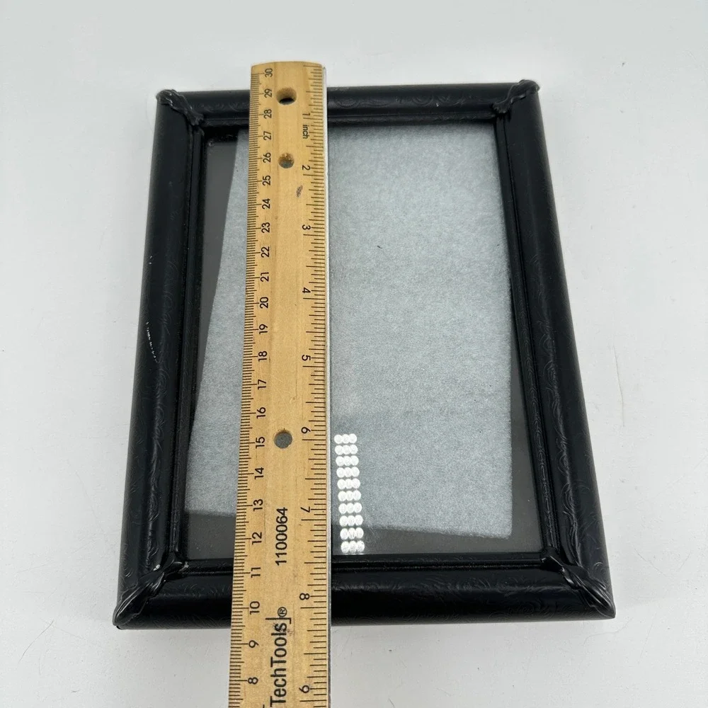 Black 5x7 Picture Frame Embossed Floral Scroll Pattern Tabletop Easel Back